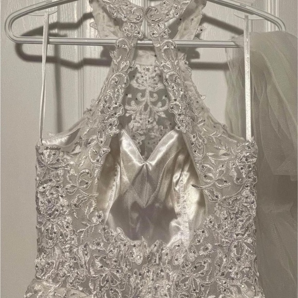 Beautiful white dress. Size 6 - Picture 4 of 6